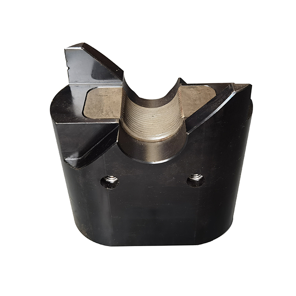 Blowout preventer slip